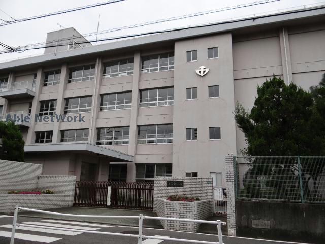 中学校　松山市立道後中学校（中学校）まで486m