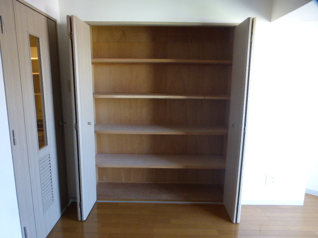 収納　ワイドなクローゼット付