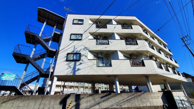 建物外観　現況が相違する場合は現況を優先致します。