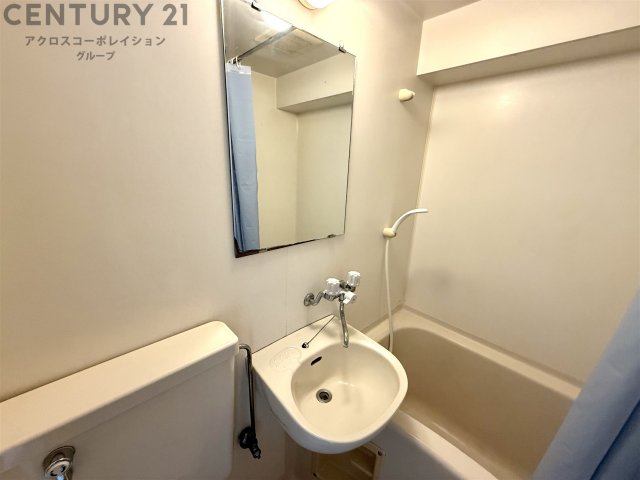 洗面設備　浴室内に洗面台がついています！