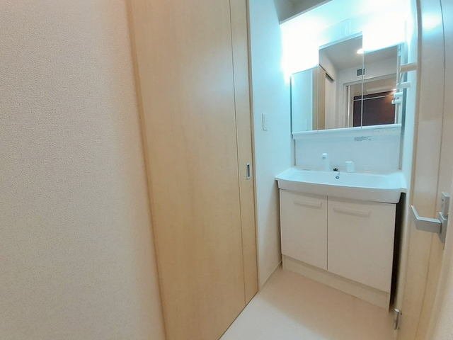 洗面設備　使いやすい洗面所です