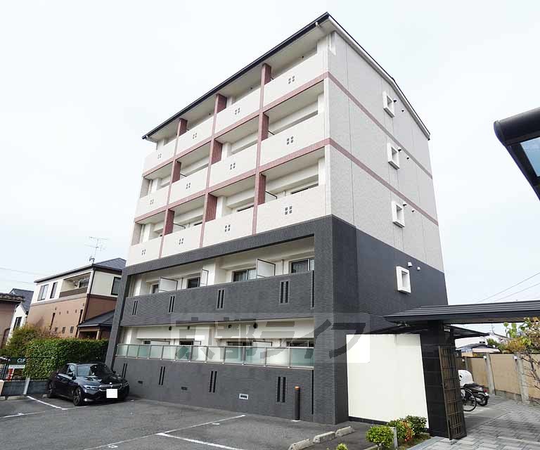 建物外観　がっしりマンションです