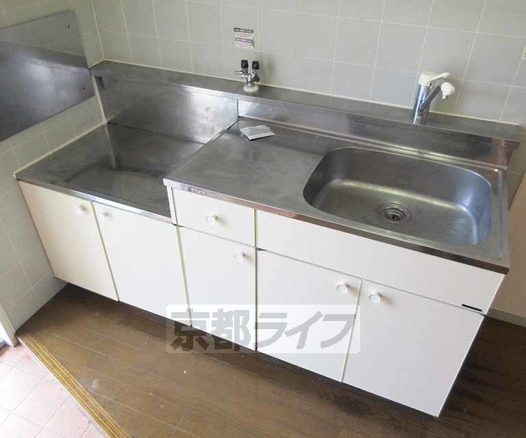 キッチン　作業スペースもたっぷり！