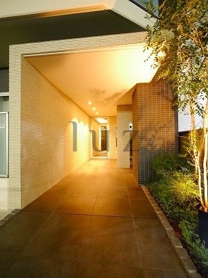 エントランス　高級感漂うエントランスです！