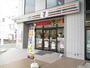 コンビニ　セブンイレブン（コンビニ）まで229m