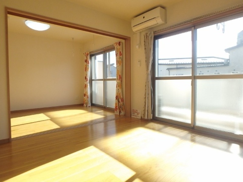 居室・リビング　図面と現状に相違がある場合には現状を優先