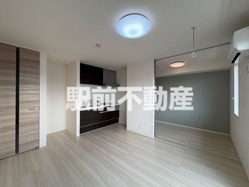 居室・リビング　※同物件別部屋の参考写真・現況優先