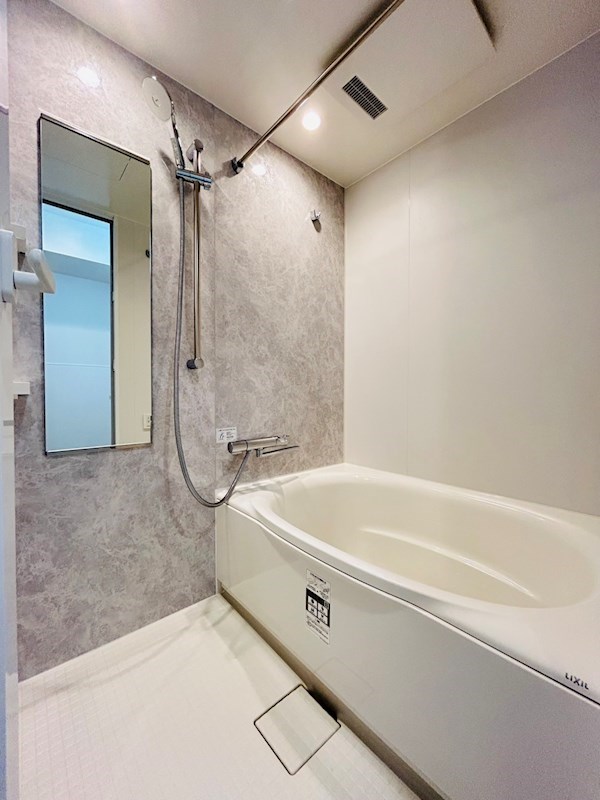 バス・シャワールーム　※同タイプ参考写真