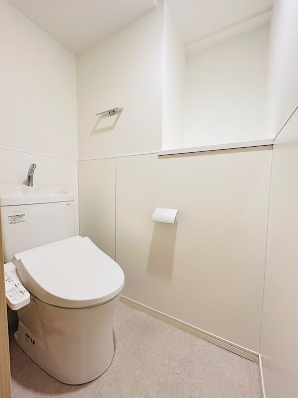 トイレ　※同タイプ参考写真
