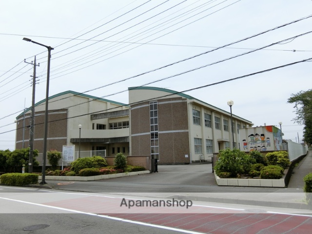 小学校　南小学校（小学校）まで540m