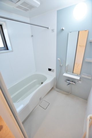 バス・シャワールーム　同物件、類似間取りのイメージ写真です