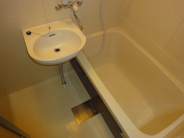 バス・シャワールーム　バス