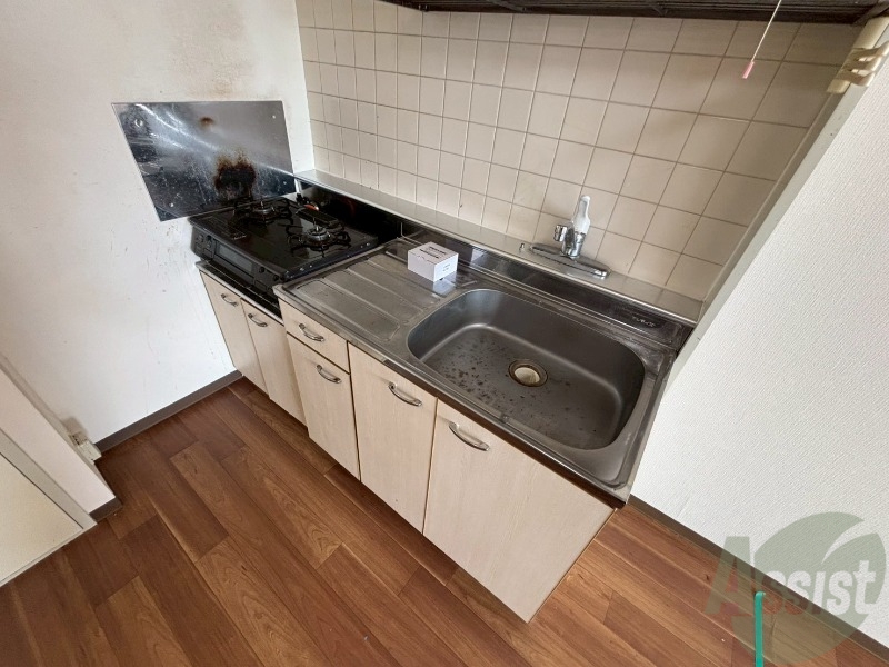 キッチン　キッチンです。ご自身でコンロを設置していただけます。