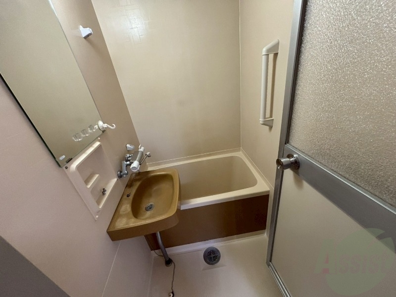 バス・シャワールーム　お風呂になります。一日の疲れを癒してくださいね。