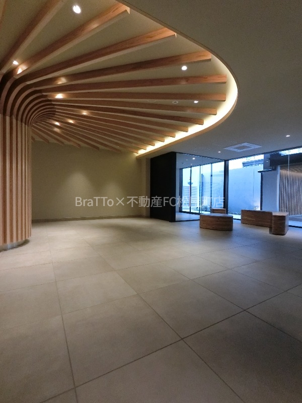 エントランス　マンション共用部分（エントランス）