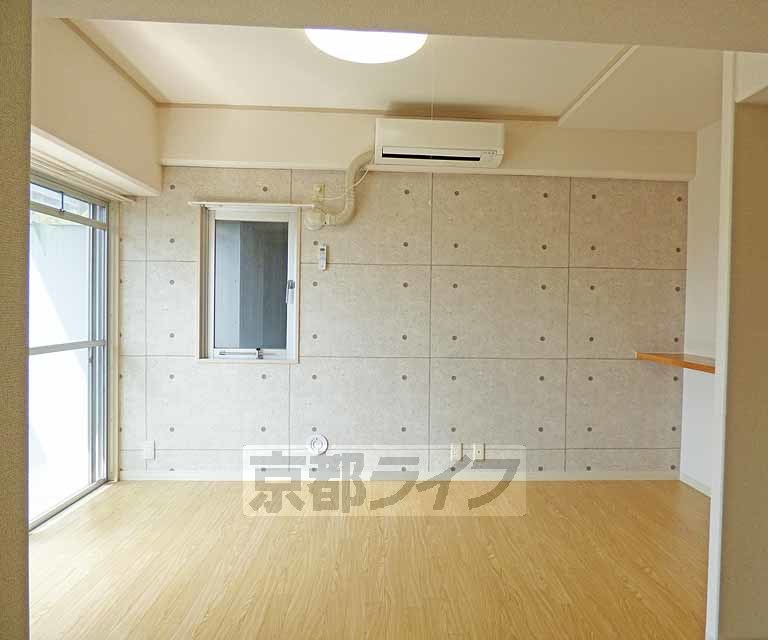 居室・リビング　綺麗な室内です。