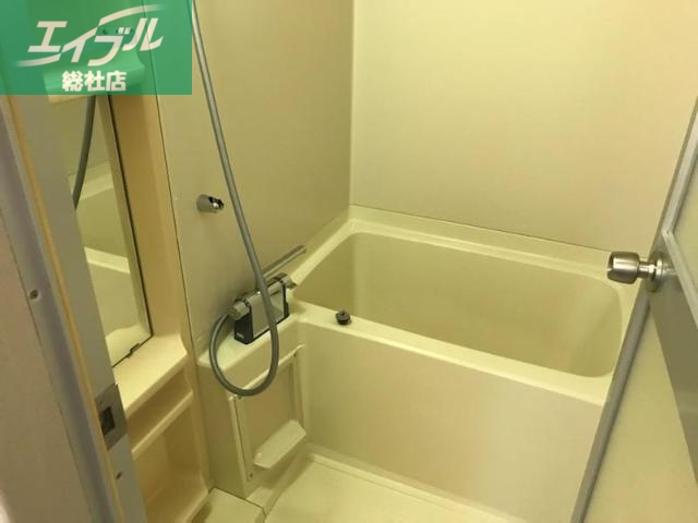 バス・シャワールーム　バス