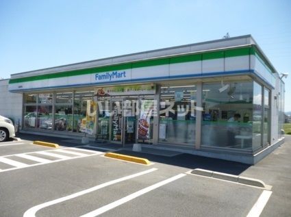 コンビニ　ファミリーマート JAいずも高岡店（コンビニ）まで649m