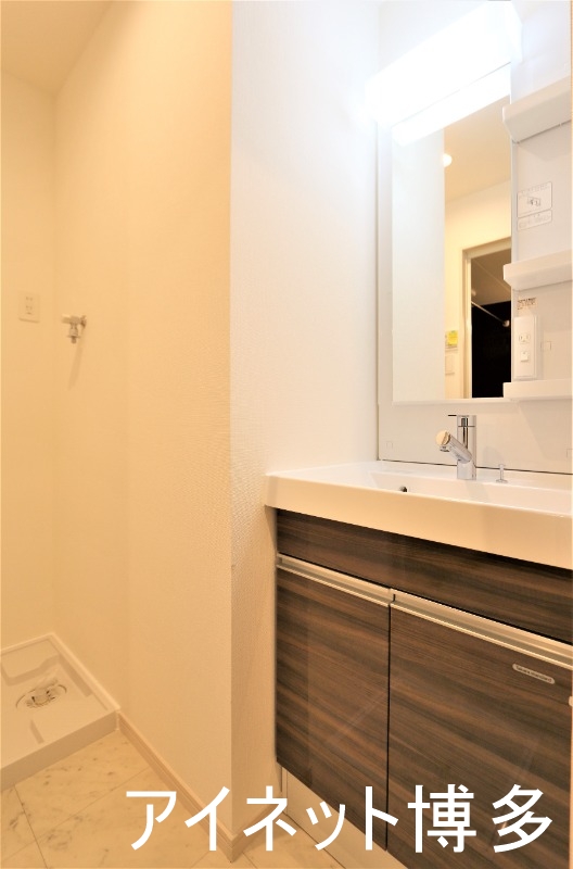 洗面設備　身だしなみチェックはここで