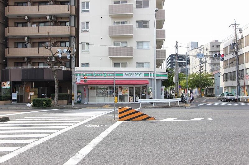 コンビニ　ローソンストア100泉飯田町店（コンビニ）まで247m