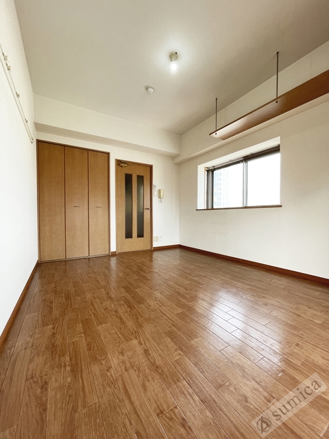 居室・リビング　洋室８．２帖・レイアウトは自由自在です♪♪