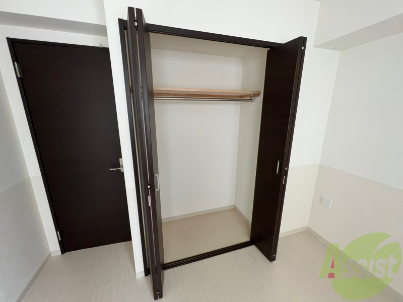 収納　クローゼットは奥行きもあり、荷物が多い方でも安心です。