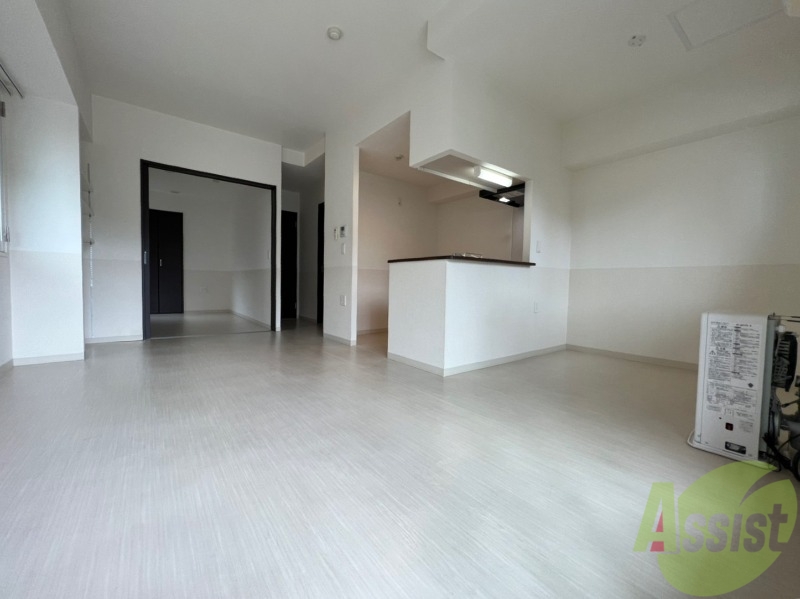 居室・リビング　広くてキレイなお部屋が広がっていて、充実した生活が送れそう。