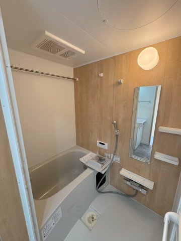 バス・シャワールーム　落ち着いた空間のお風呂です