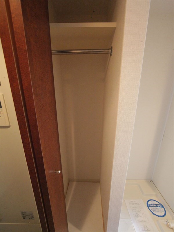 収納　クローゼット付き