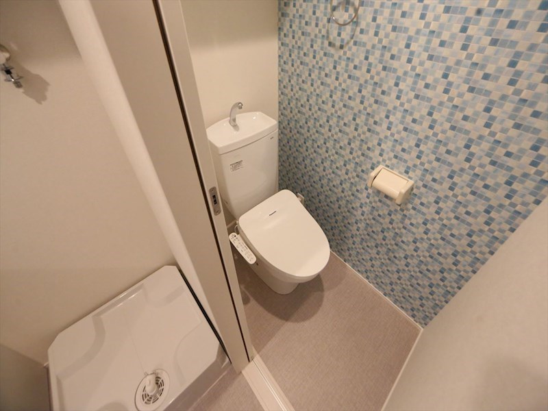 トイレ　温水洗浄暖房便座付トイレ　同仕様写真