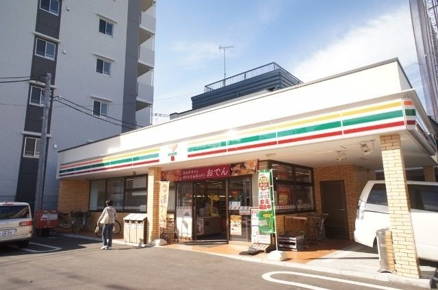 コンビニ　セブンイレブン川崎北加瀬店（コンビニ）まで438m