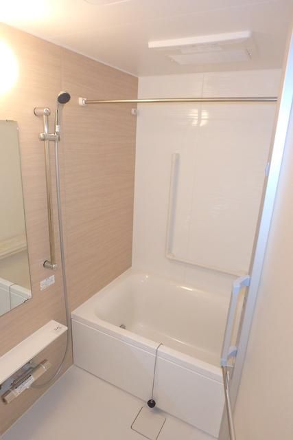 バス・シャワールーム　写真は同タイプ住居です。