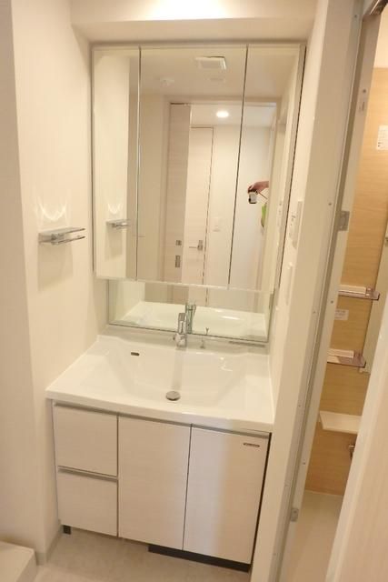 洗面設備　写真は同タイプ住居です。