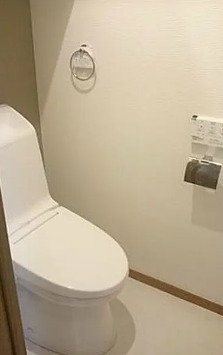 トイレ　別部屋の写真を使用しております。