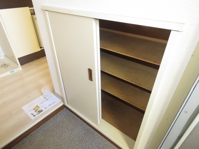 収納　シューズボックス