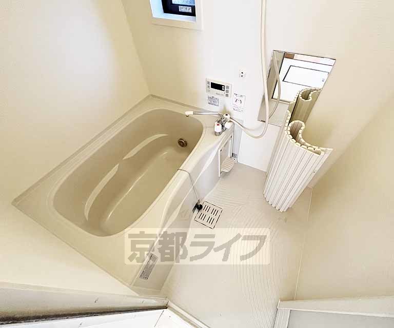 バス・シャワールーム　ゆったりくつろげるお風呂です。