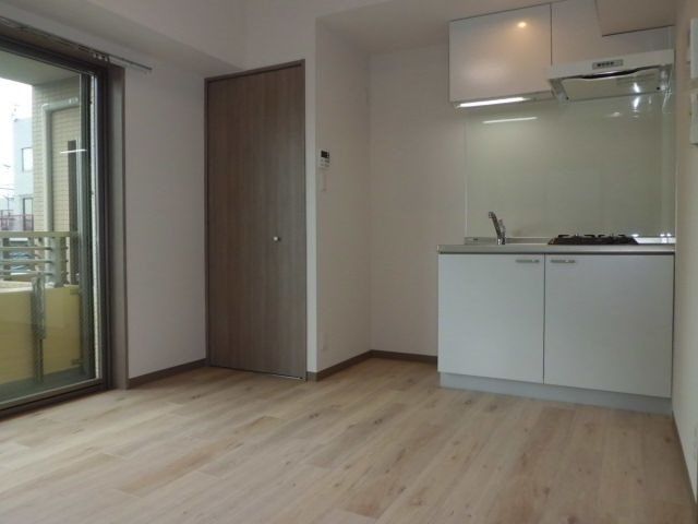 居室・リビング　☆明るい洋室☆