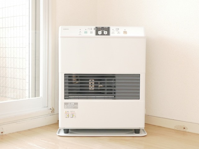 その他設備　冬場も暖かな灯油暖房！