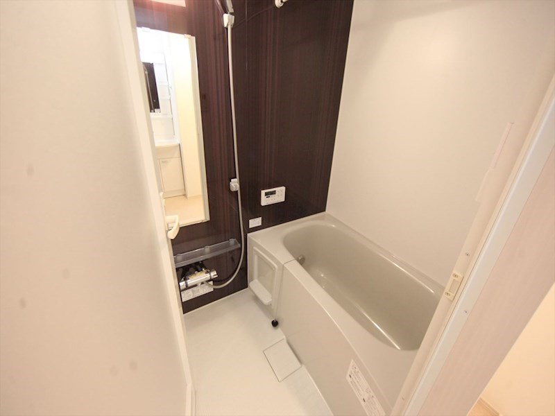 バス・シャワールーム　浴室暖房乾燥機付　追い焚き機能付お風呂　イメージ写真