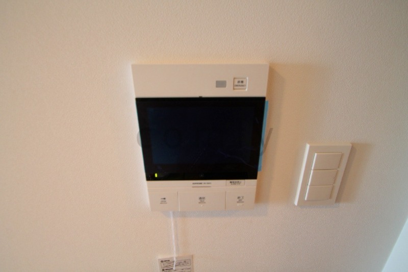 セキュリティ　モニター付きインターホン