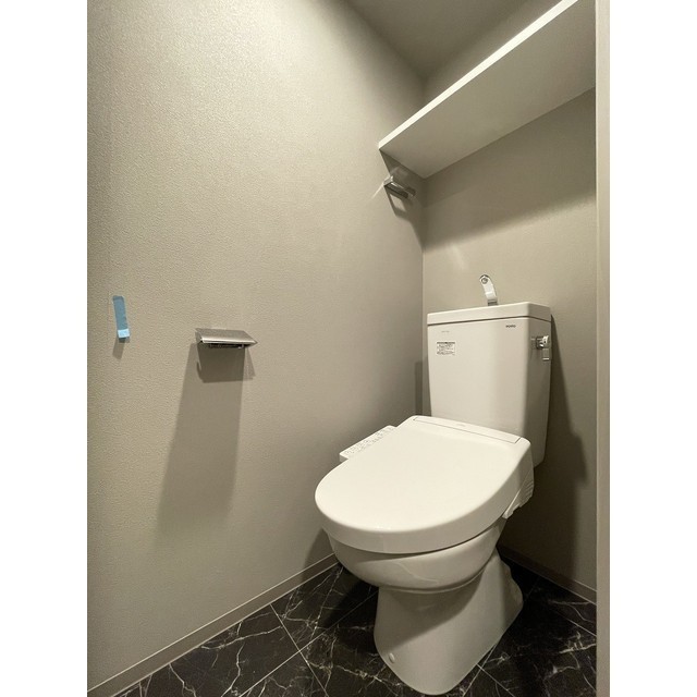 トイレ　※竣工前・別室同タイプの写真です。