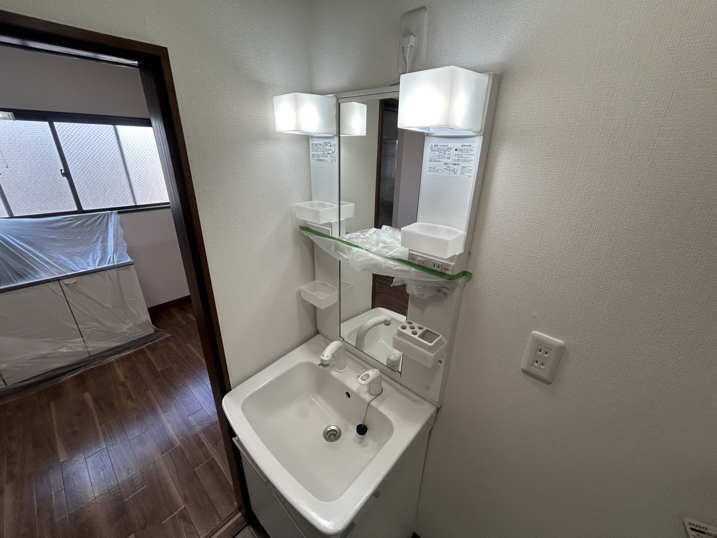洗面設備　写真は内装済み別号室