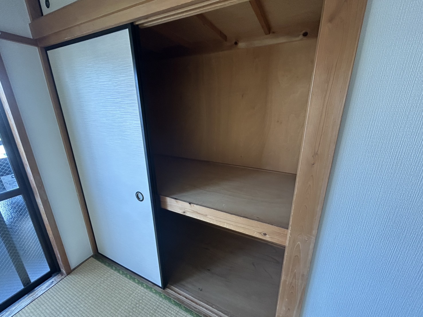 収納　写真は内装済み別号室