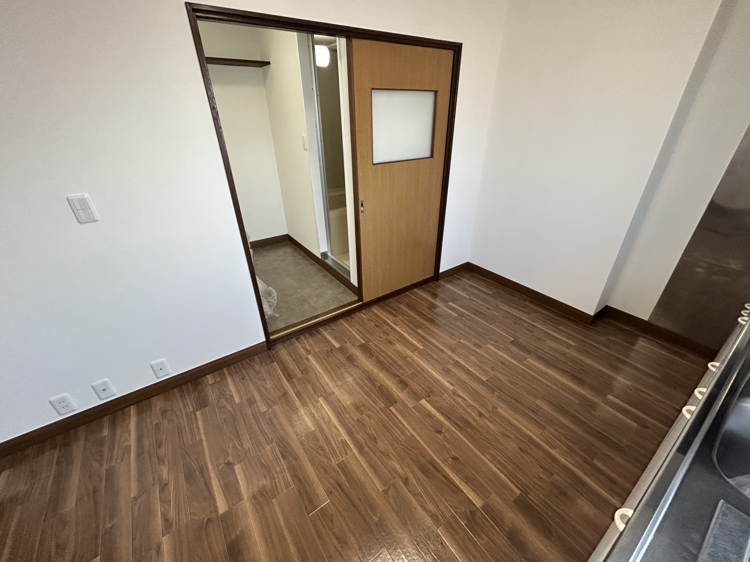 居室・リビング　写真は内装済み別号室