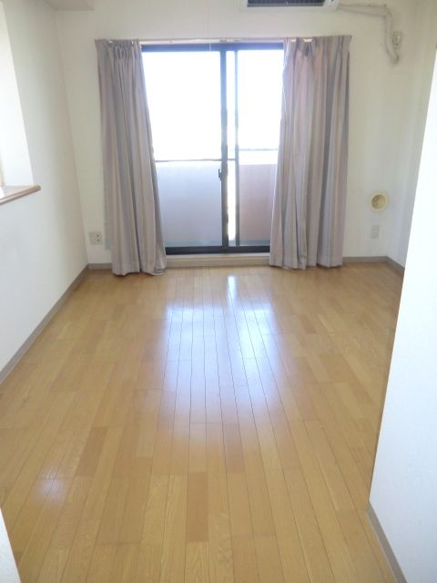 その他部屋・スペース　居室6.6帖広く使えます