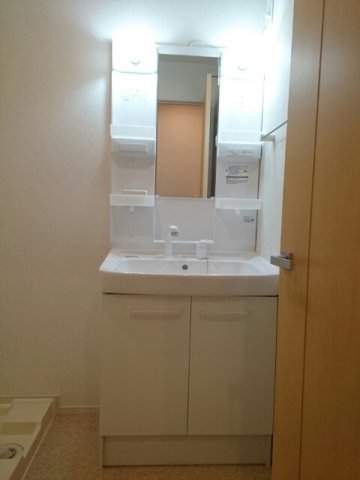 洗面設備　忙しい朝には欠かせない洗面所です