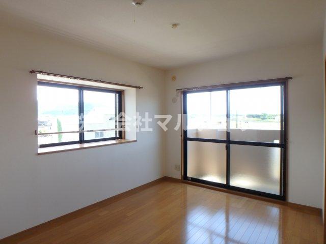 居室・リビング　コンパクトで使いやすい洋室です