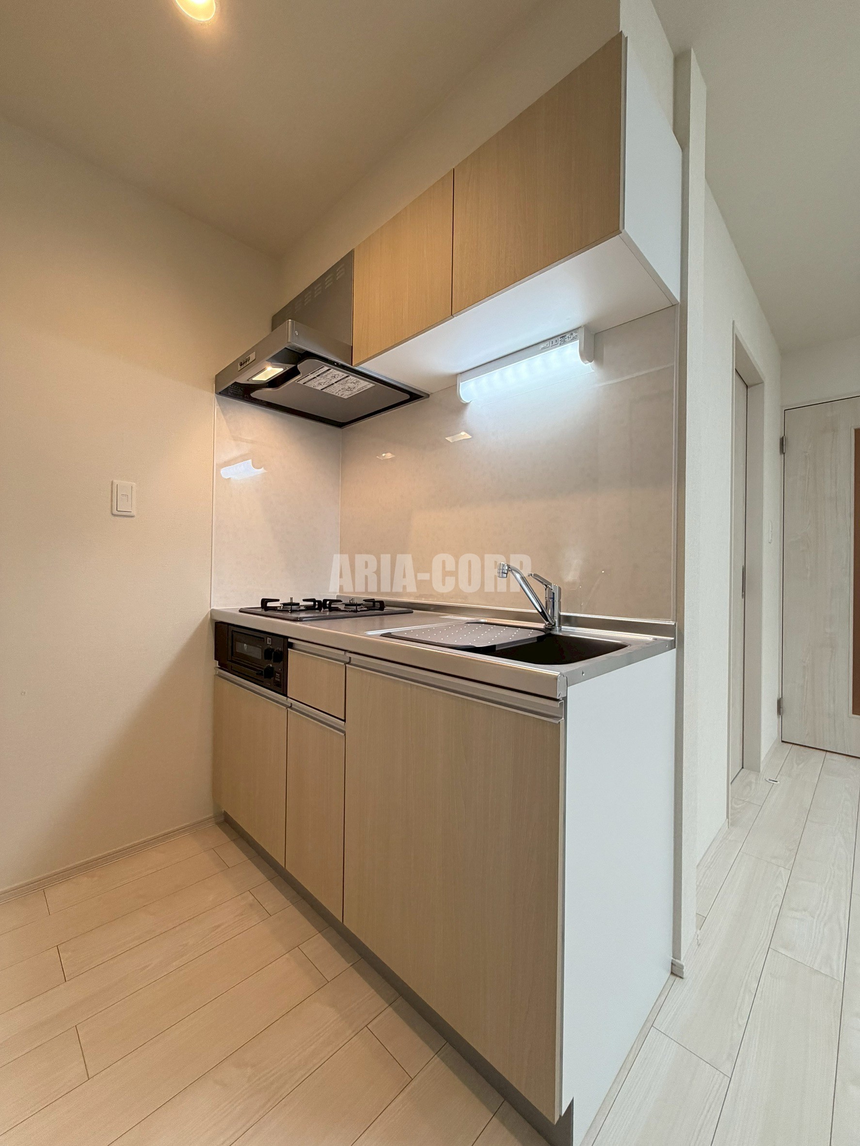 キッチン　2コンロ付き、幅広のキッチンスペース♪