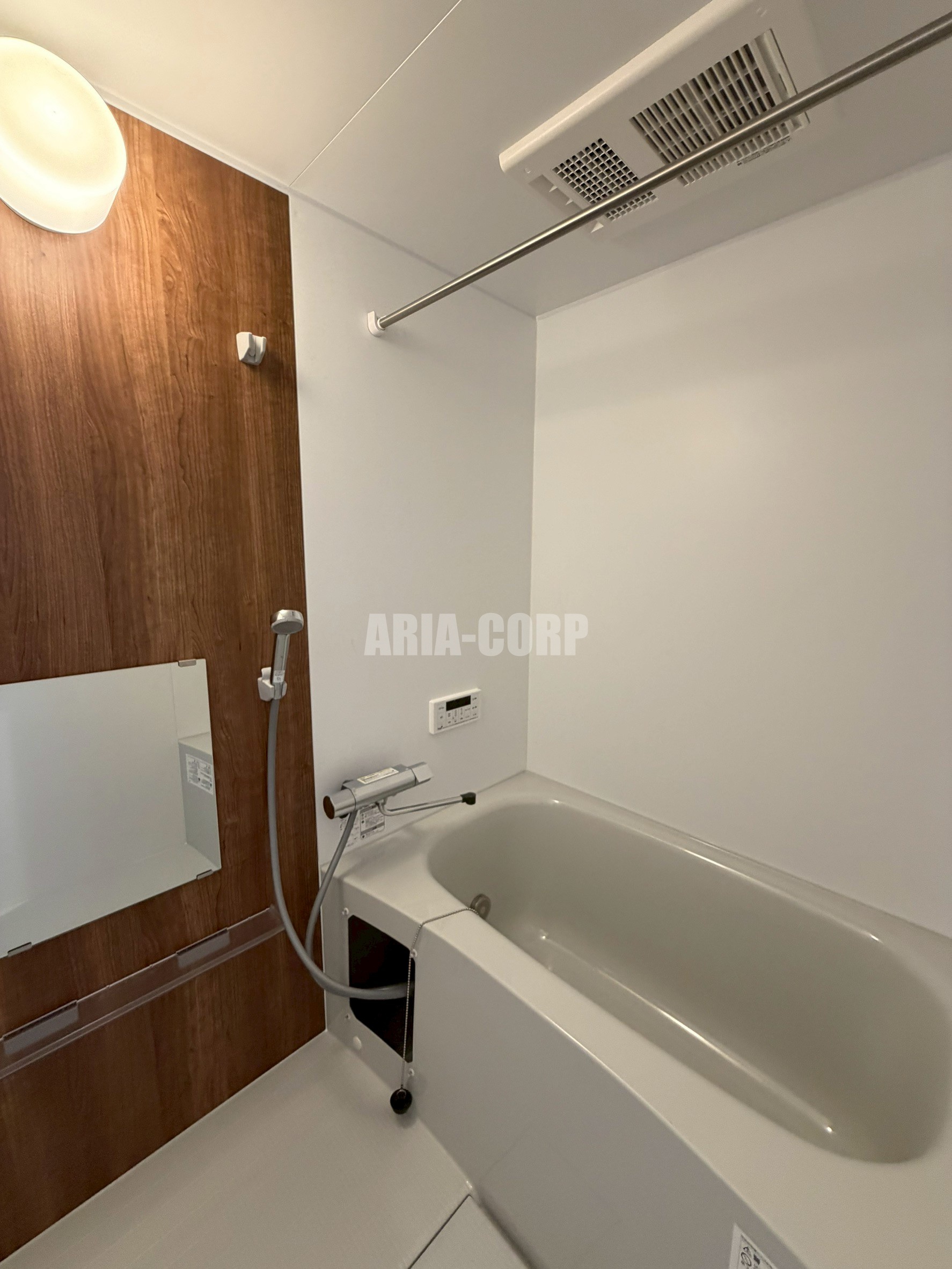 バス・シャワールーム　追炊き・浴室乾燥機付きのバスルーム♪