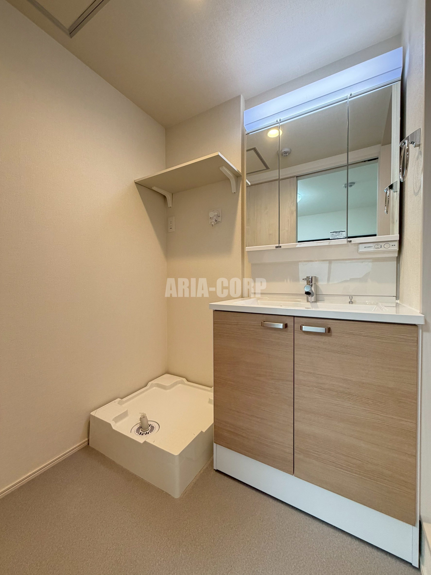 洗面設備　シャンプードレッサー付きの洗面所です！